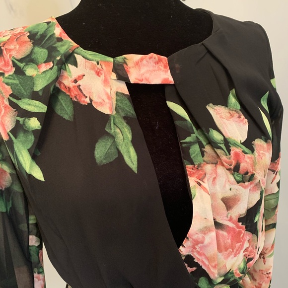 Long Sleeve Floral Romper. - Picture 3 of 8